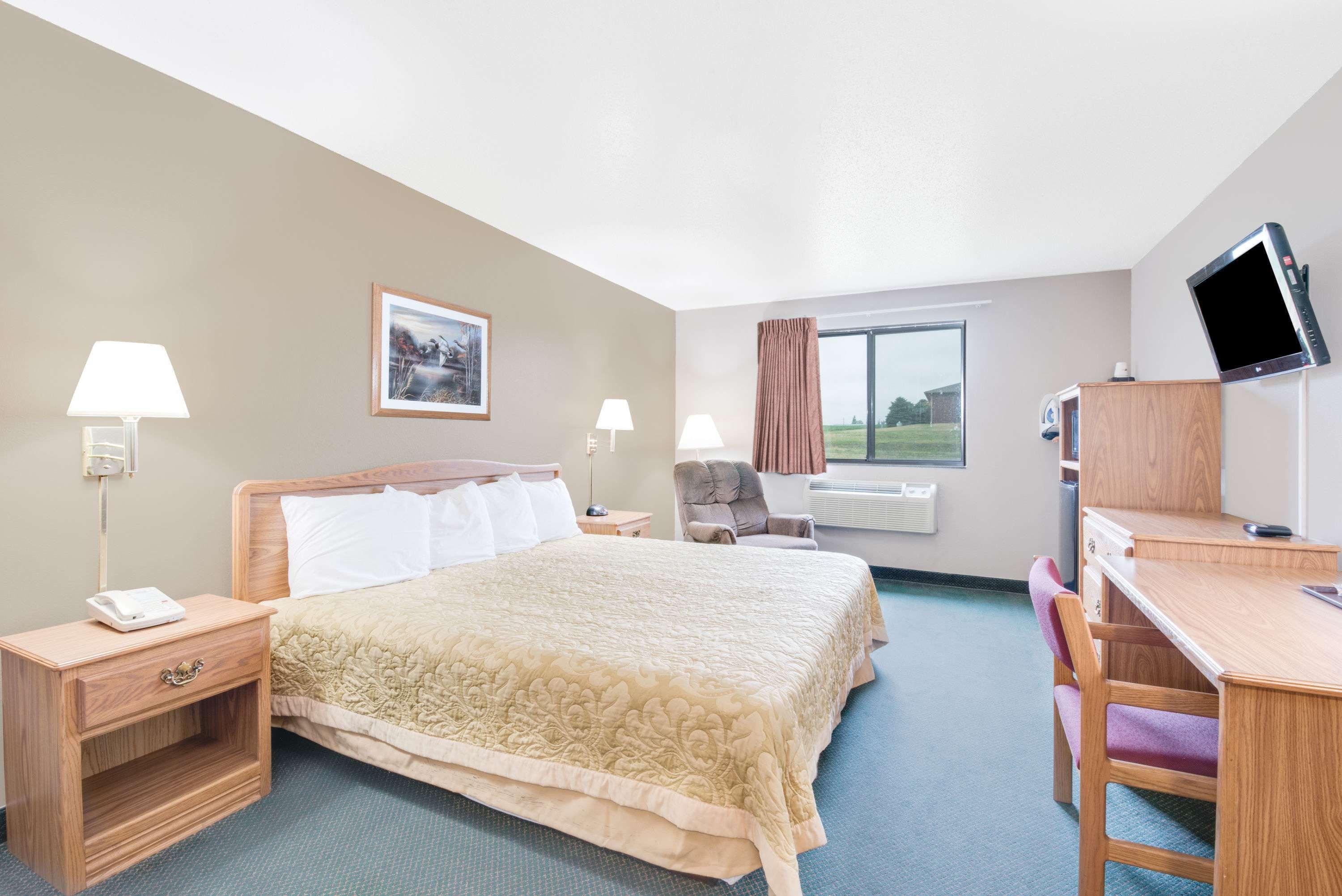 Super 8 by Wyndham Sisseton - photo 4