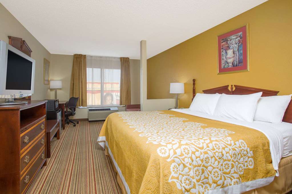 Days Inn by Wyndham Greenville - photo 9