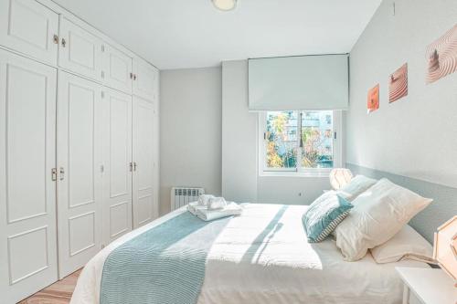 Apartamento New Folch Sevilla B — 4-Star Luxury Hotel in Sevilla, Spain