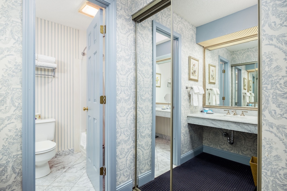 The Farmington Inn & Suites - photo 24