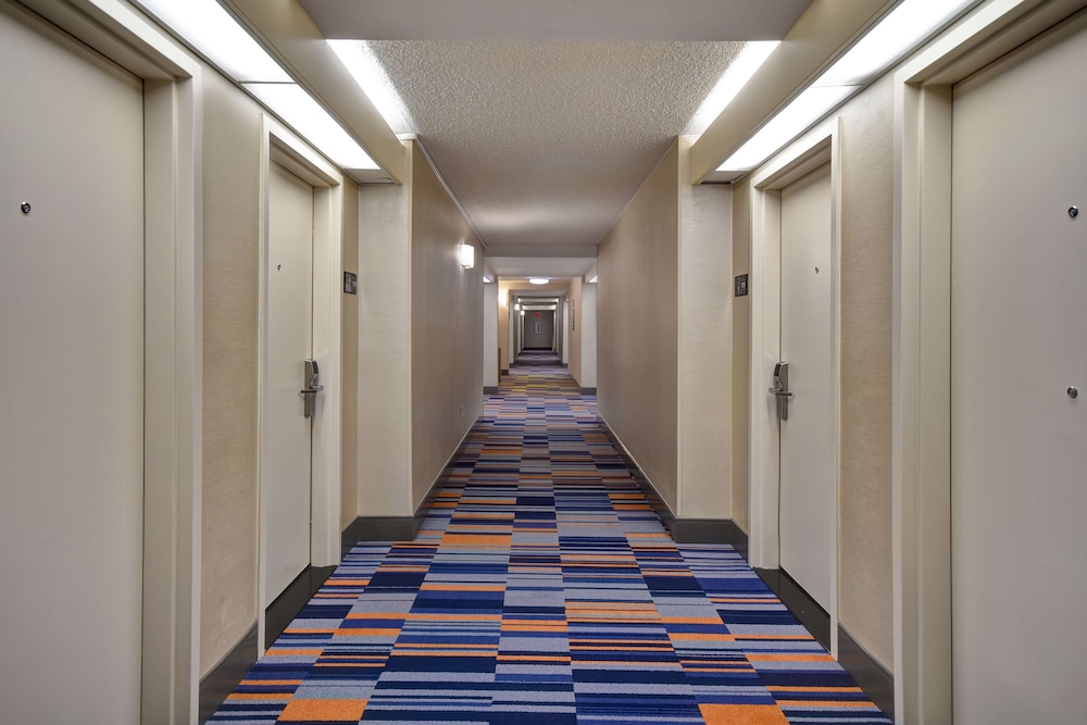 Hampton Inn Ny Jfk - photo 43