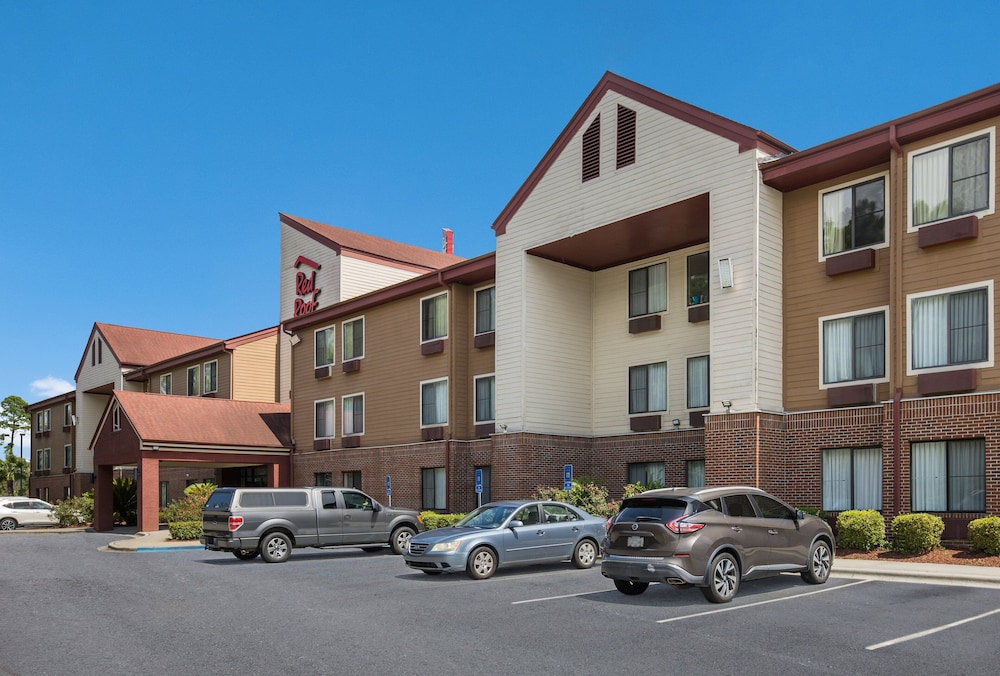 Red Roof Inn & Suites Savannah Airport - photo 37