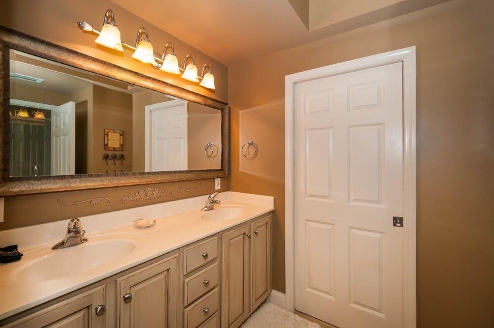 Silver Beach Towers 1002E 668815 - photo 20