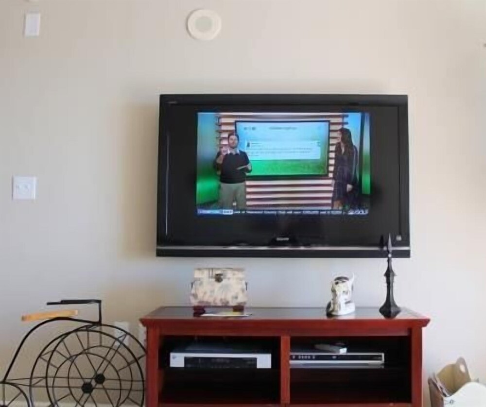 North Tower Apartment 207 - photo 12