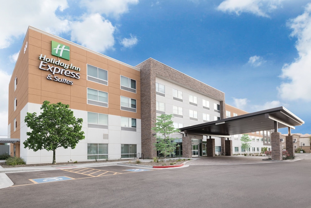 Holiday Inn Express & Suites Phoenix Airport North by IHG - photo 131