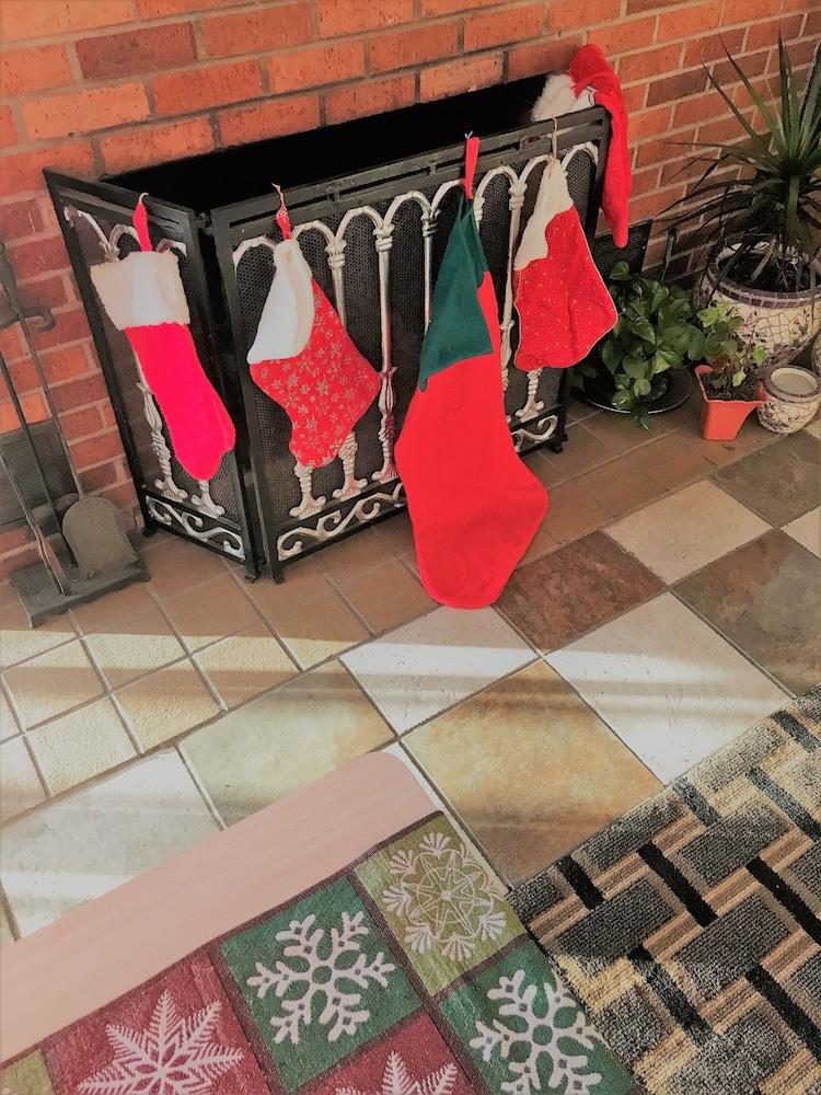 Grand View Plaza Inn & Suites - photo 2