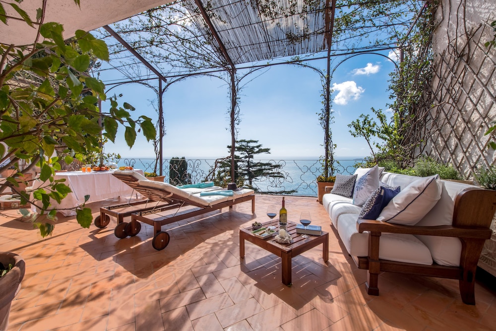Casa Passalacqua — 4-Star Luxury Hotel in Positano, Italy