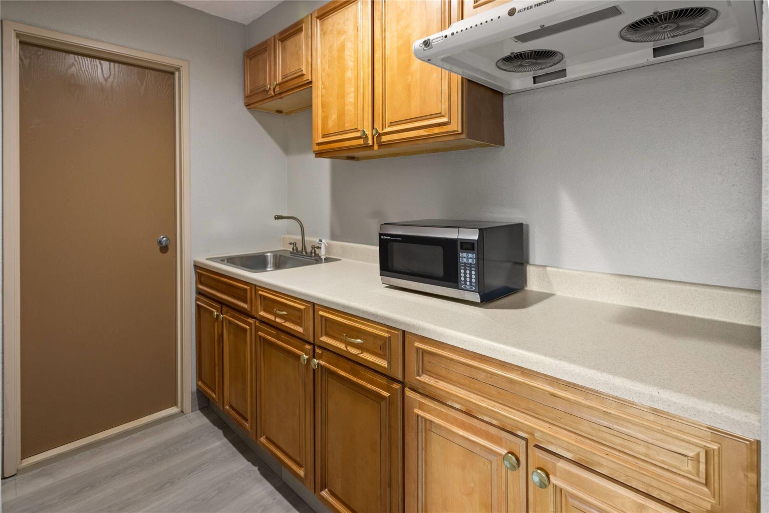 Super 8 by Wyndham Latham Albany Airport - photo 24