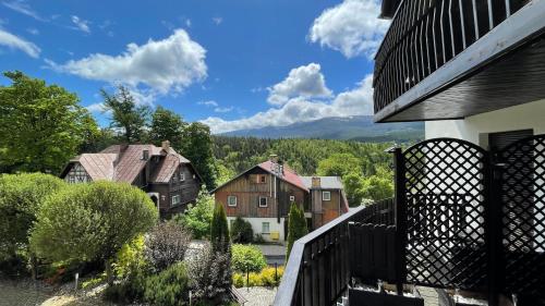 Dziki Apartament Panorama Gór Duży Taras z Widokiem na Góry — 4-Star Luxury Hotel in Szklarska Poreba, Poland
