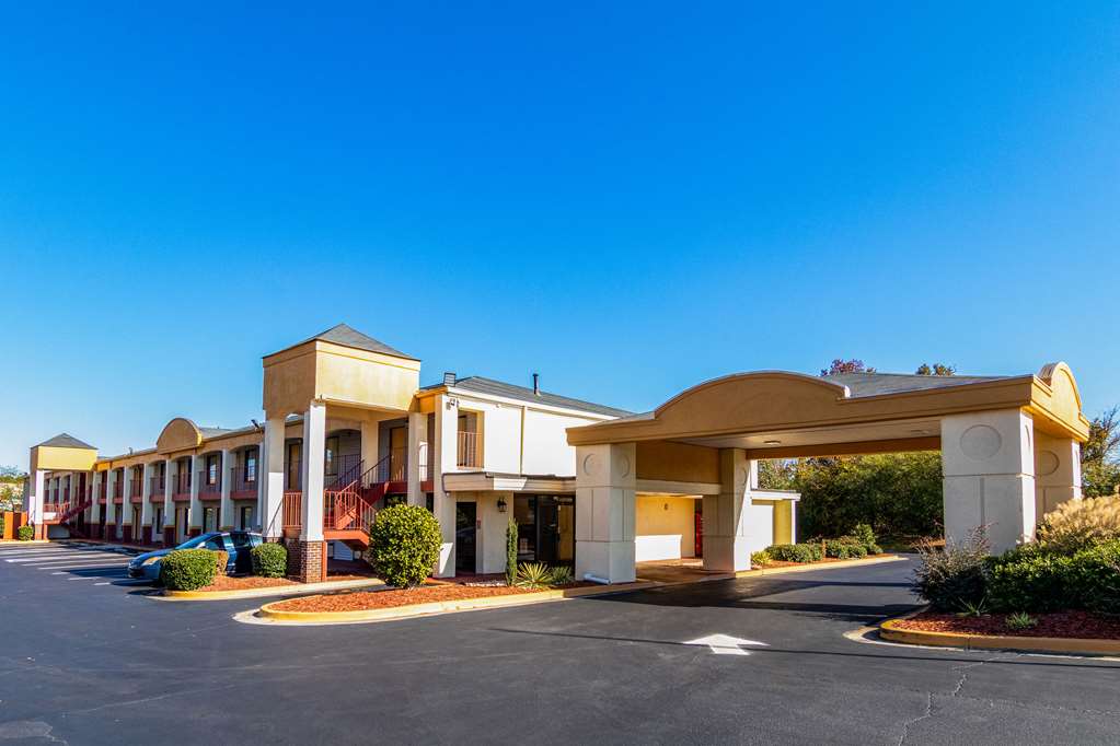 Econo Lodge Conyers - photo 3