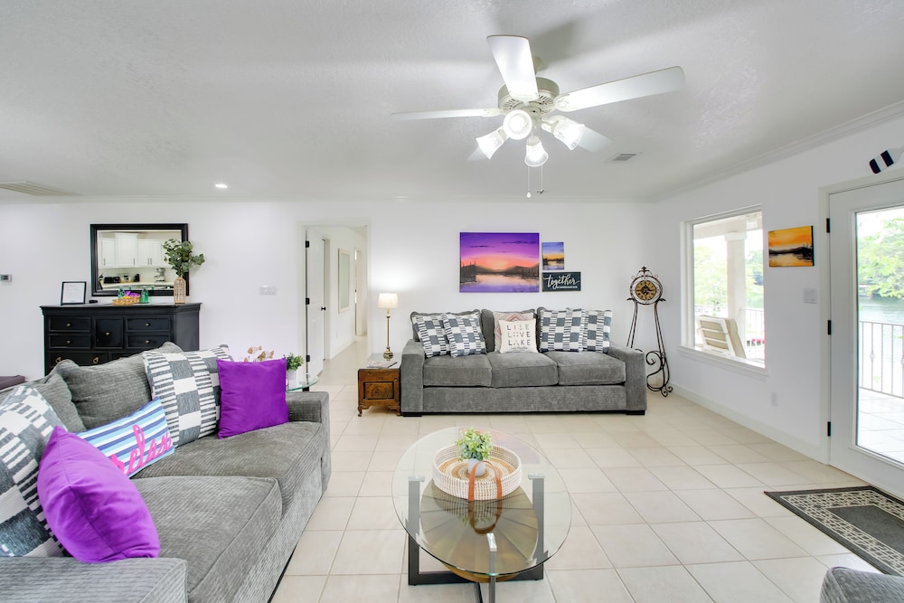 Lakefront Hot Springs Duplex w Shared Dock - photo 7