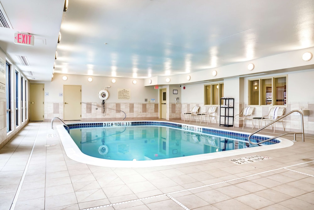Hampton Inn St. Joseph - photo 22