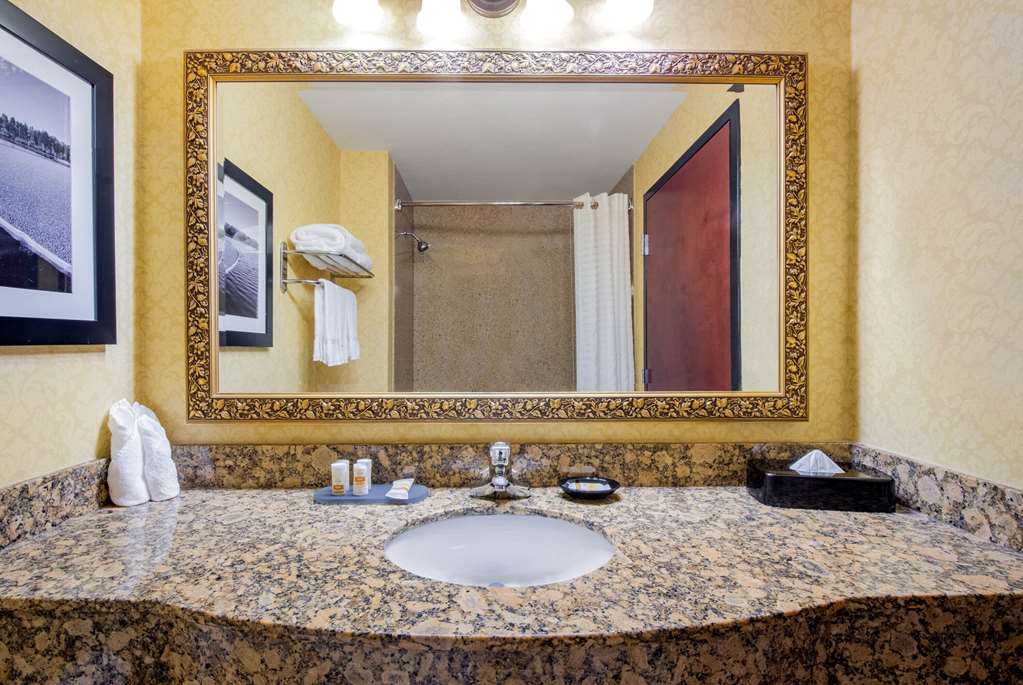 La Quinta Inn & Suites by Wyndham Mt. Laurel Philadelphia - photo 26