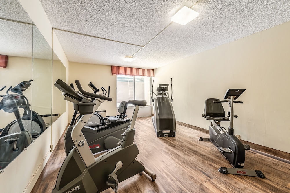 Econo Lodge Brainerd - photo 20