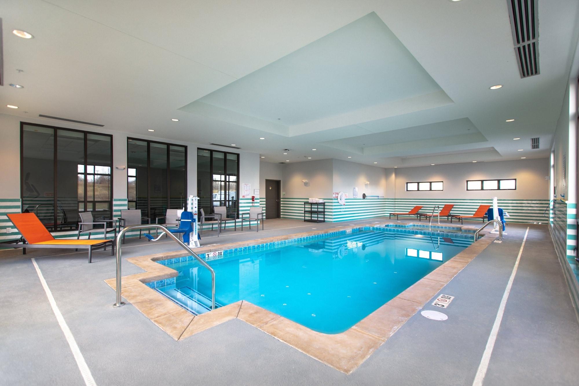 Holiday Inn Kansas City Northeast by IHG - photo 3