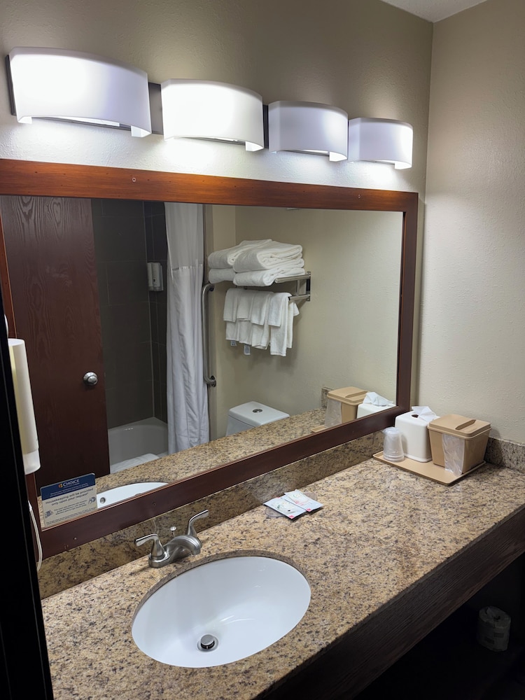 Quality Inn & Suites Green Bay Ashwaubenon - photo 50
