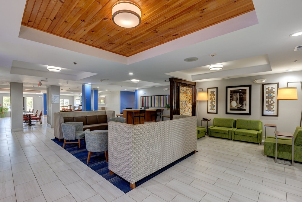 Holiday Inn Express & Suites Shelbyville Indianapolis by IHG - photo 58