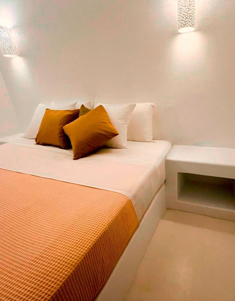 Sunset Deluxe Villa and Studios