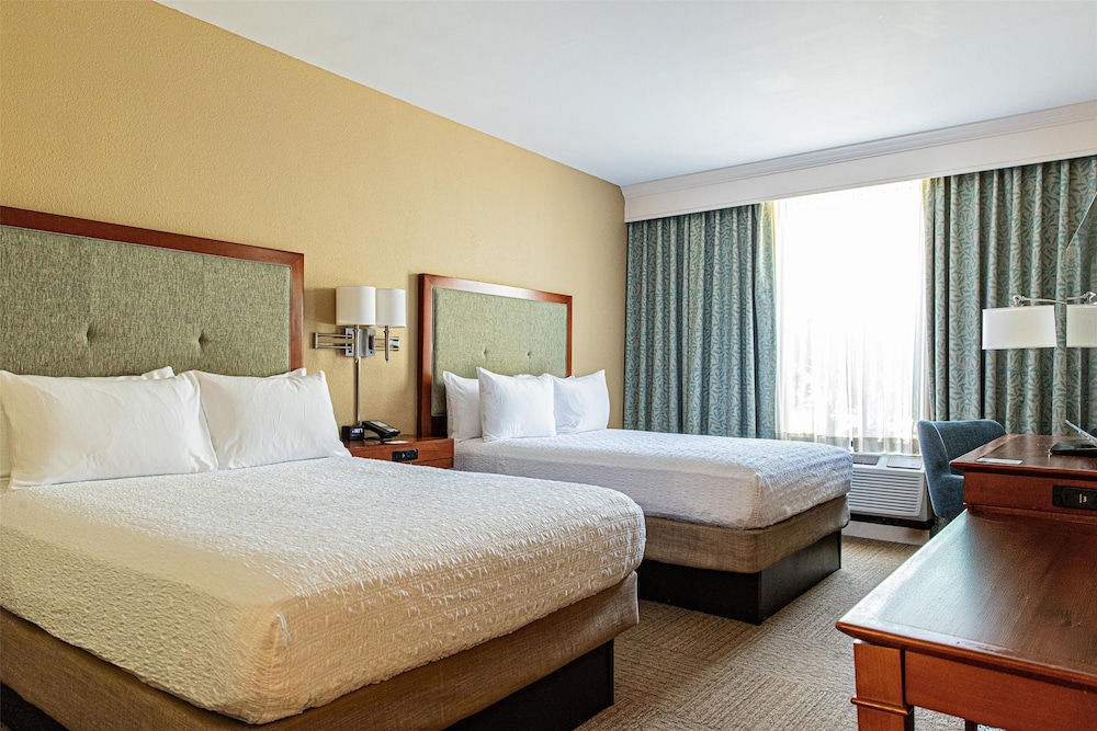 Hampton Inn Charleston Daniel Island - photo 12