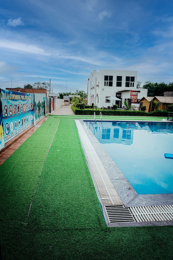 Hotel Dm Heavens — Bhiwani