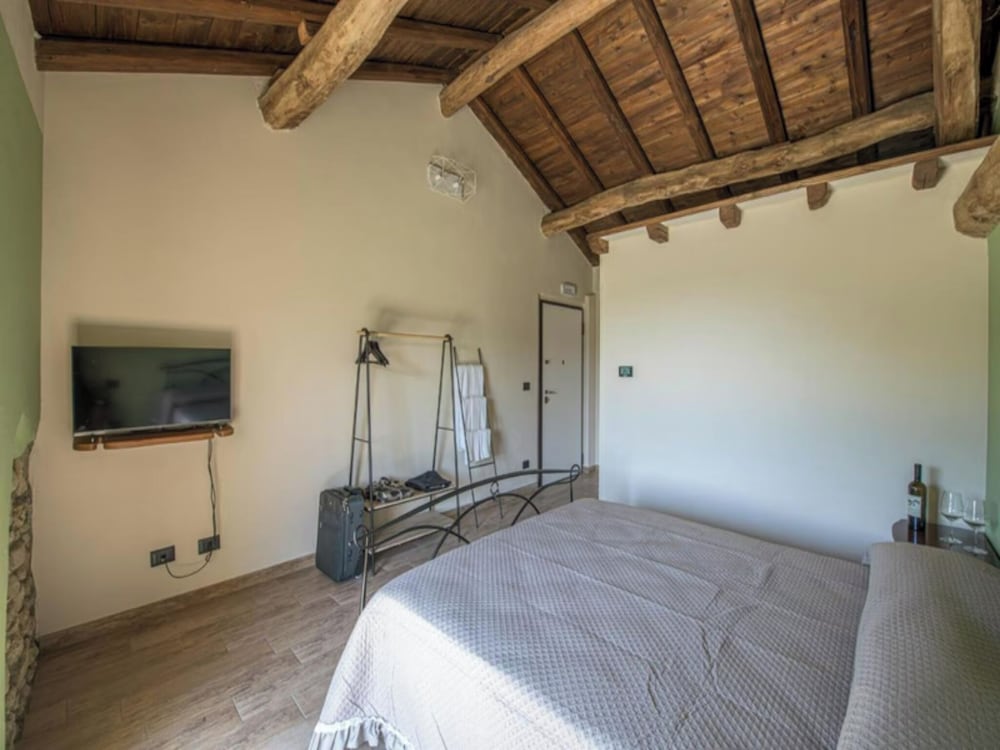 Room charming Alessandria Retreat With Q — hotel in Gavi