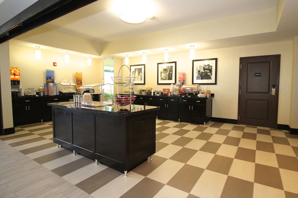 Hampton Inn & Suites Sandusky Milan - photo 26