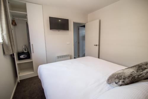 Te Anau Luxury Apartments — 4-Star Luxury Hotel in Te Anau, New Zealand