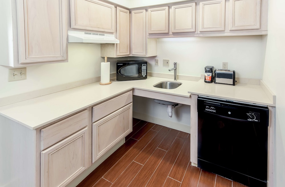 Hampton Inn & Suites Bethlehem - photo 19