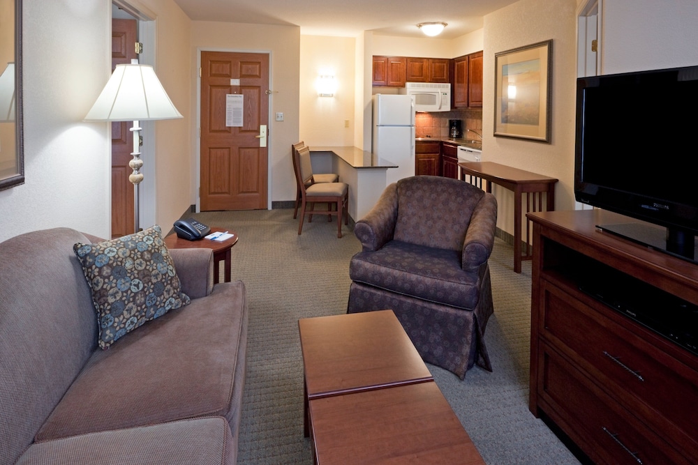 Staybridge Suites Philadelphia Valley Forge 422 an IHG Hotel - photo 3