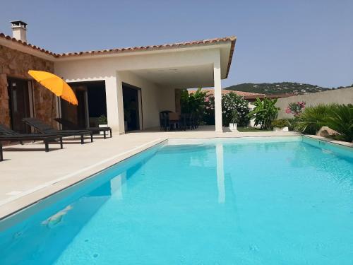 Villa de 4 chambres avec piscine privee jardin clos et wifi a Porto Vecchio a 6 km de la plage — 4-Star Luxury Hotel in Porto-Vecchio, France