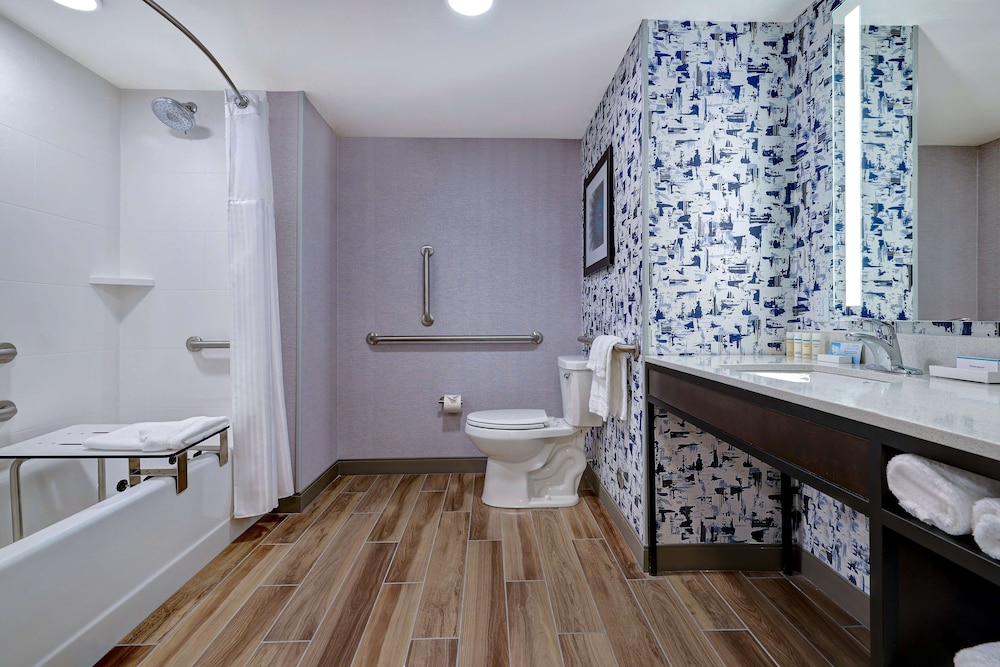 Hilton Garden Inn Cedar Rapids - photo 31