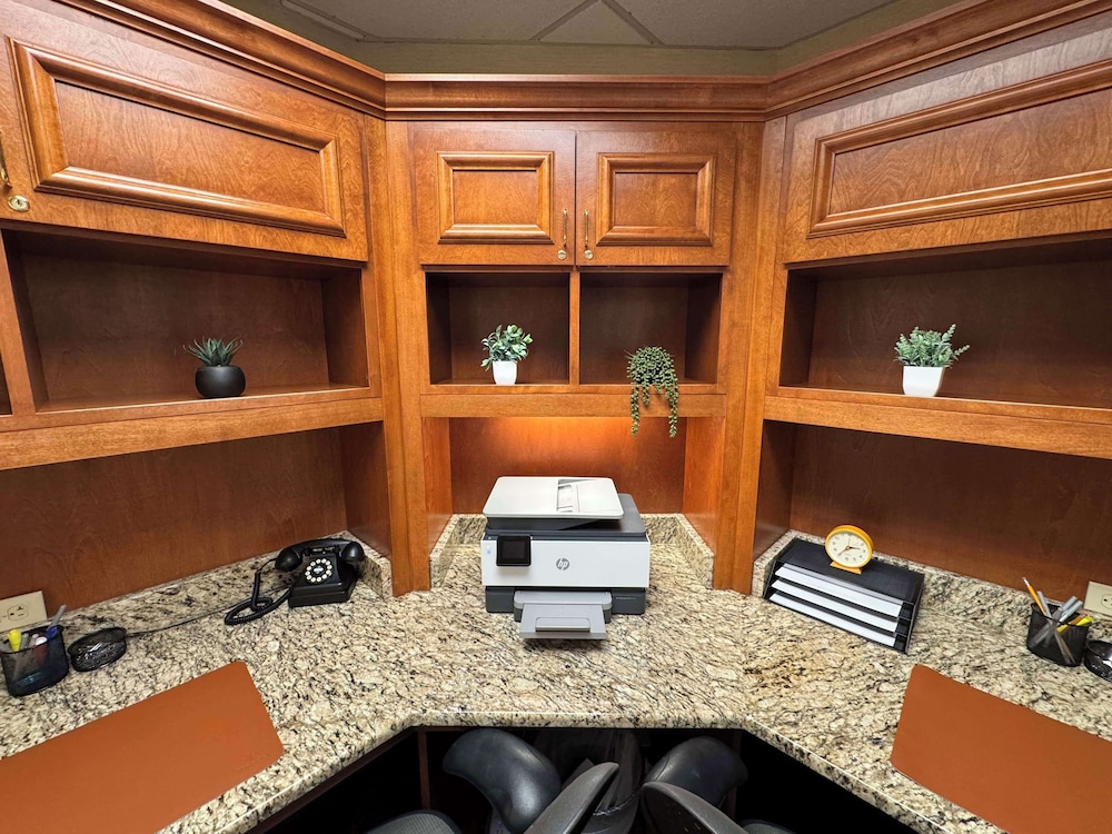 Hilton Garden Inn Lake Forest Mettawa - photo 41