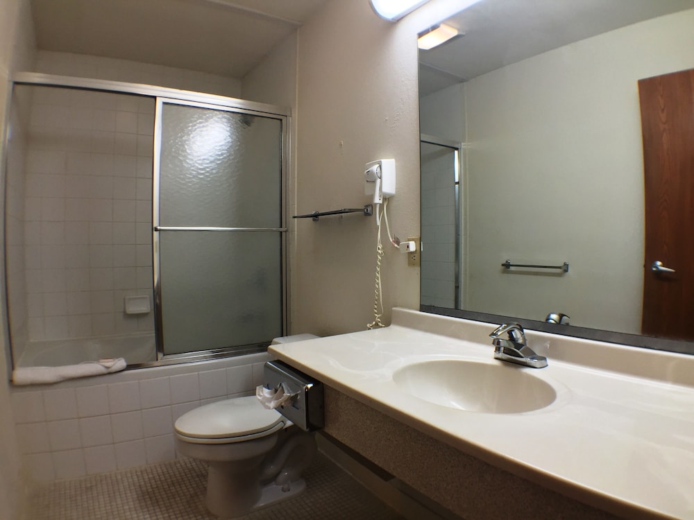 Rodeway Inn Webster NY - photo 24