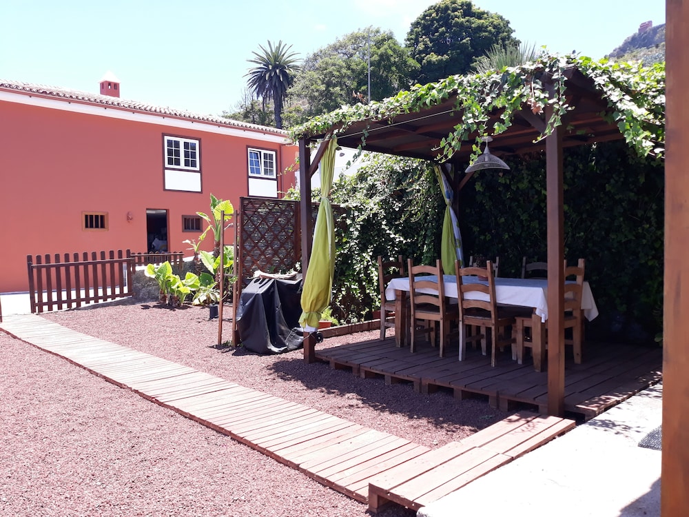 Casas En Finca Ecológica La Espiral Naturaleza Calma Y Vistas Al Mar in Los Realejos, Spain
