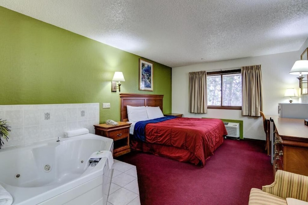 Bloomer Inn & Suites - photo 14