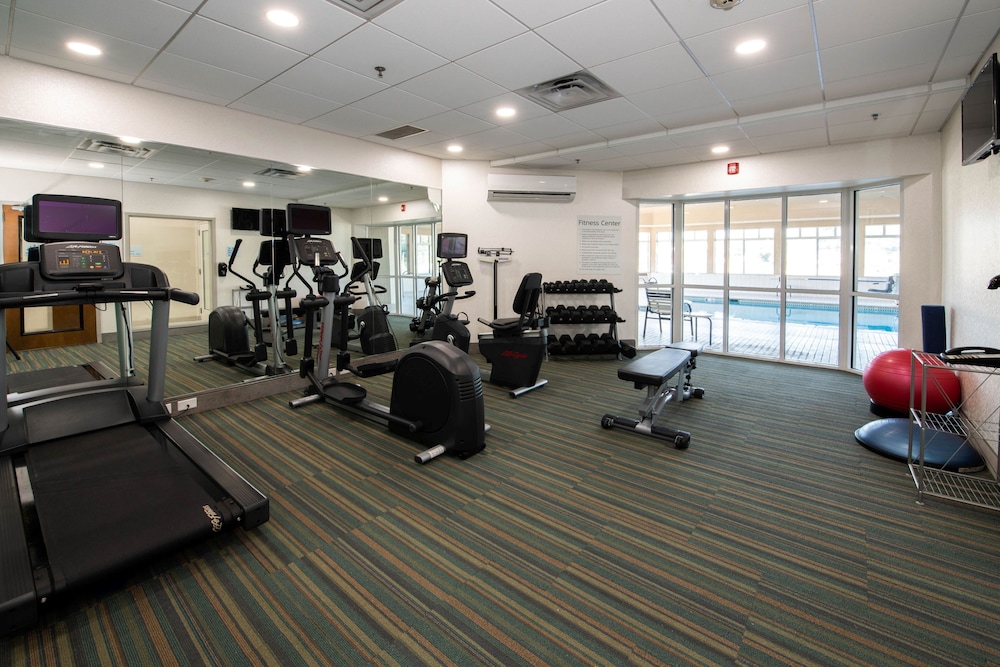 Holiday Inn Express Hotel & Suites Kansas City Grandview by IHG - photo 26