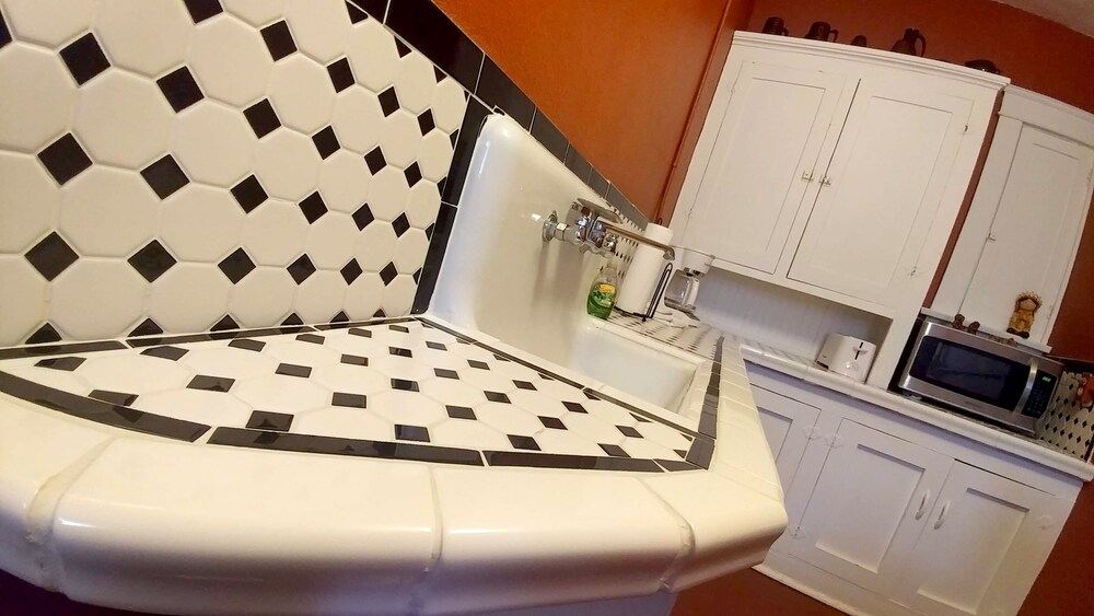 Historic Whiting Hotel Suites - photo 14