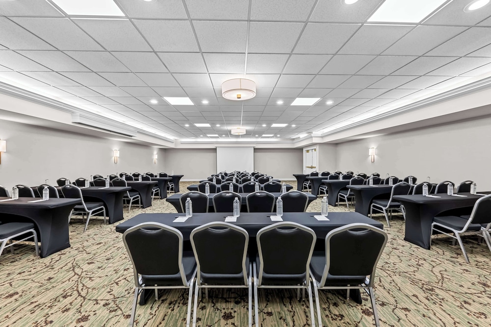 Best Western Plus Puyallup Hotel - photo 34