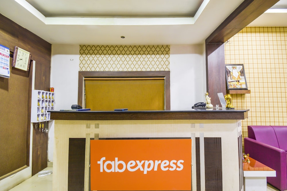 OYO 10153 Hotel Paradise Convention
