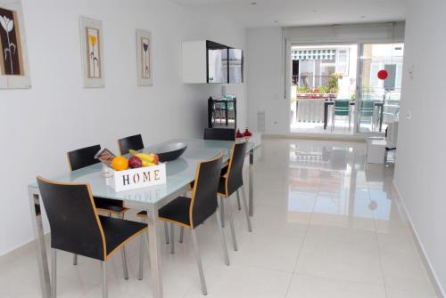Apartamento Montroig 3 Ático — 4-Star Luxury Hotel in Sitges, Spain
