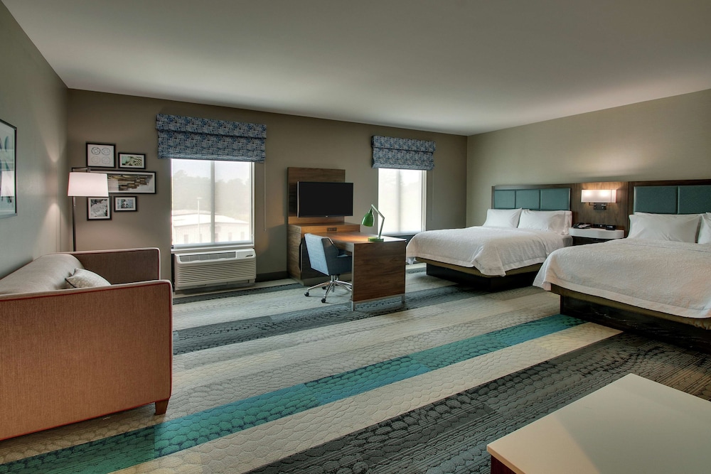 Hampton Inn & Suites Southport - photo 20