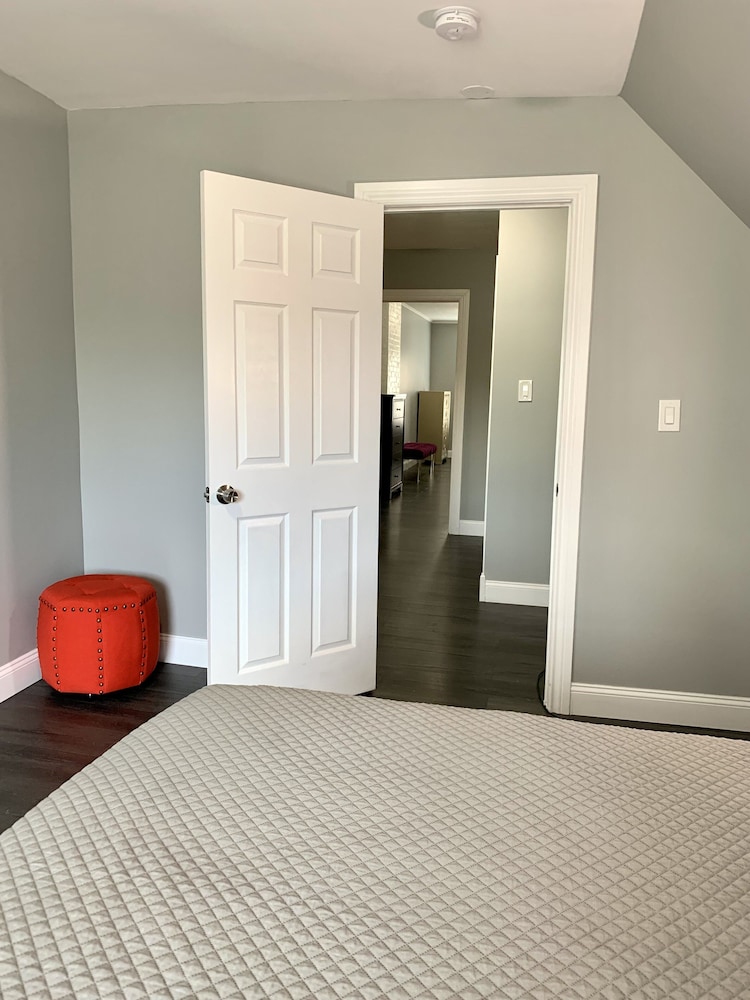 The Wheel of Fortune Duplex 8BR Parking - photo 11