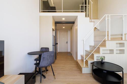 Loft Pool Superior Suite Near jodd Night Market 500mbps Wi Fi Twin