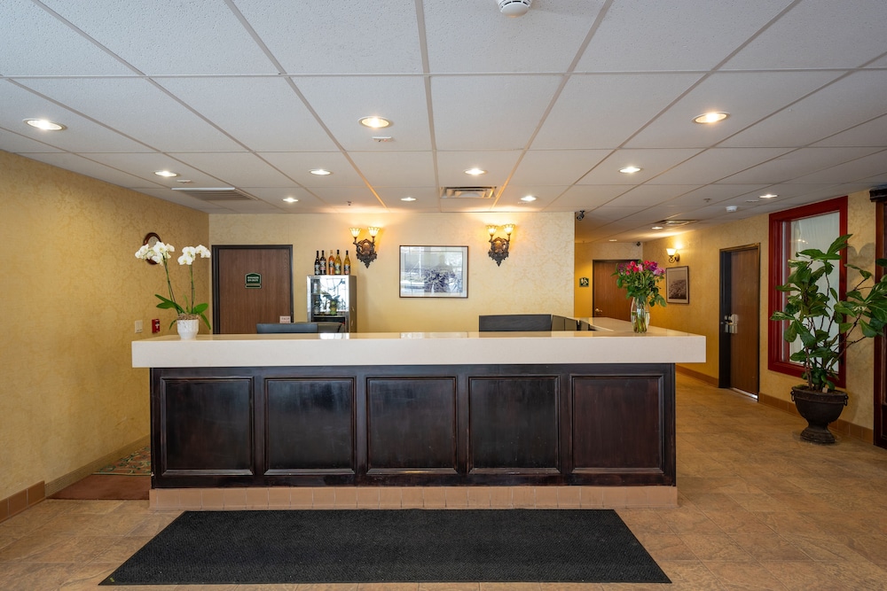 Silverland Inn and Suites - featured photo
