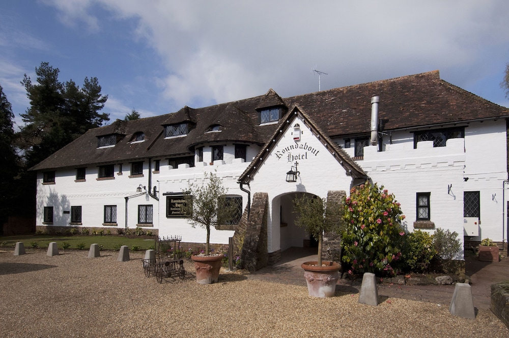 The Roundabout Hotel — hotel in Pulborough