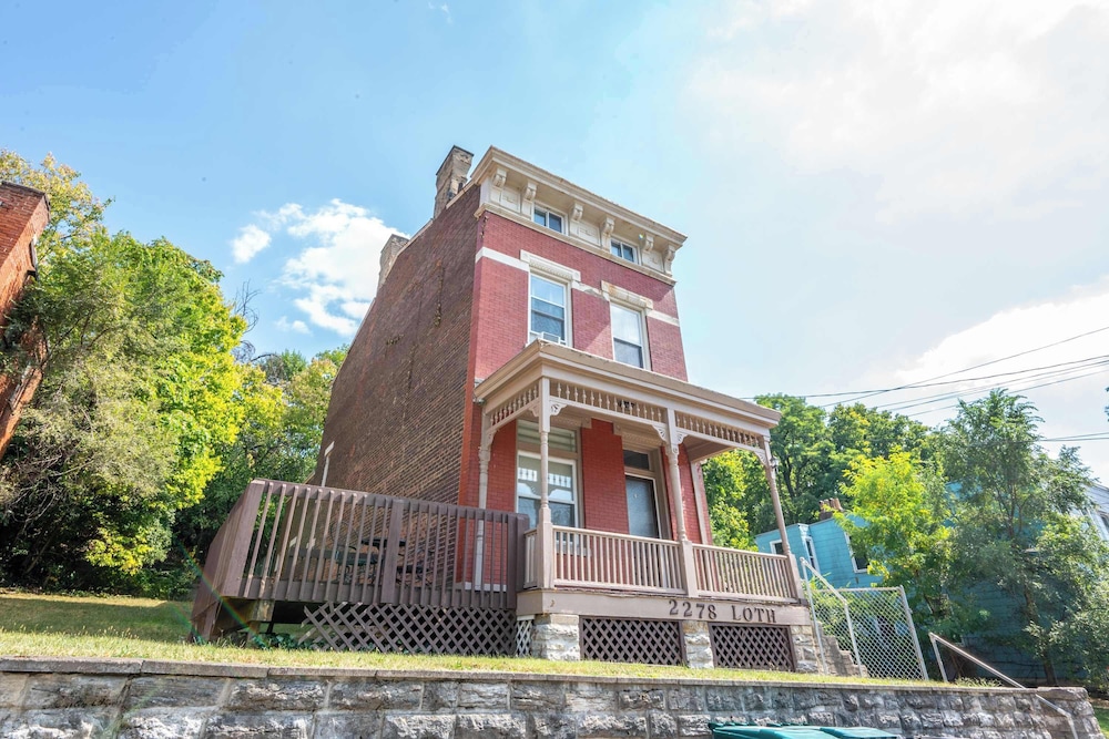 Queen City Suites For 7 - last minute hotel in Cincinnati