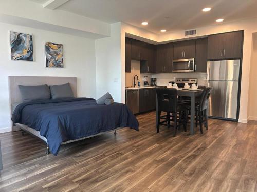 Awesome Loft at Hollywood FREE Parking — 4-Star Luxury Hotel in Los Angeles, United States