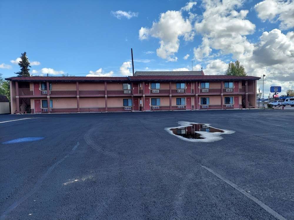 Vernals Best Value Inn - photo 2