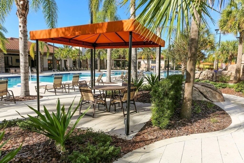 Fun Games & Relaxation At Solterra Resort 6 Bedroom Home by Redawning - photo 42