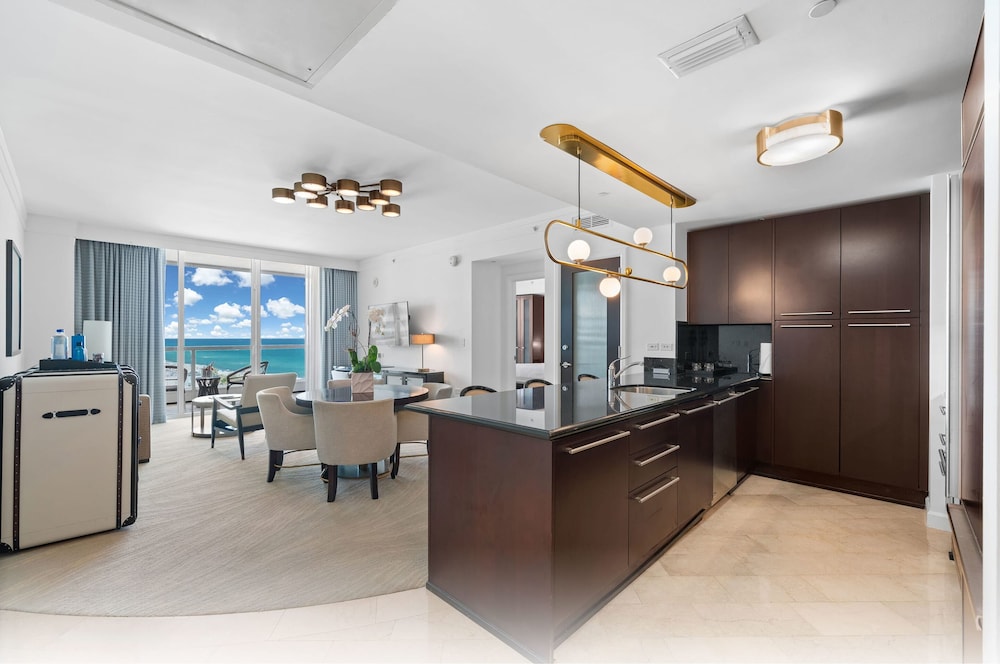 Fontainebleau Miami Beach Private Luxury Suites - photo 124